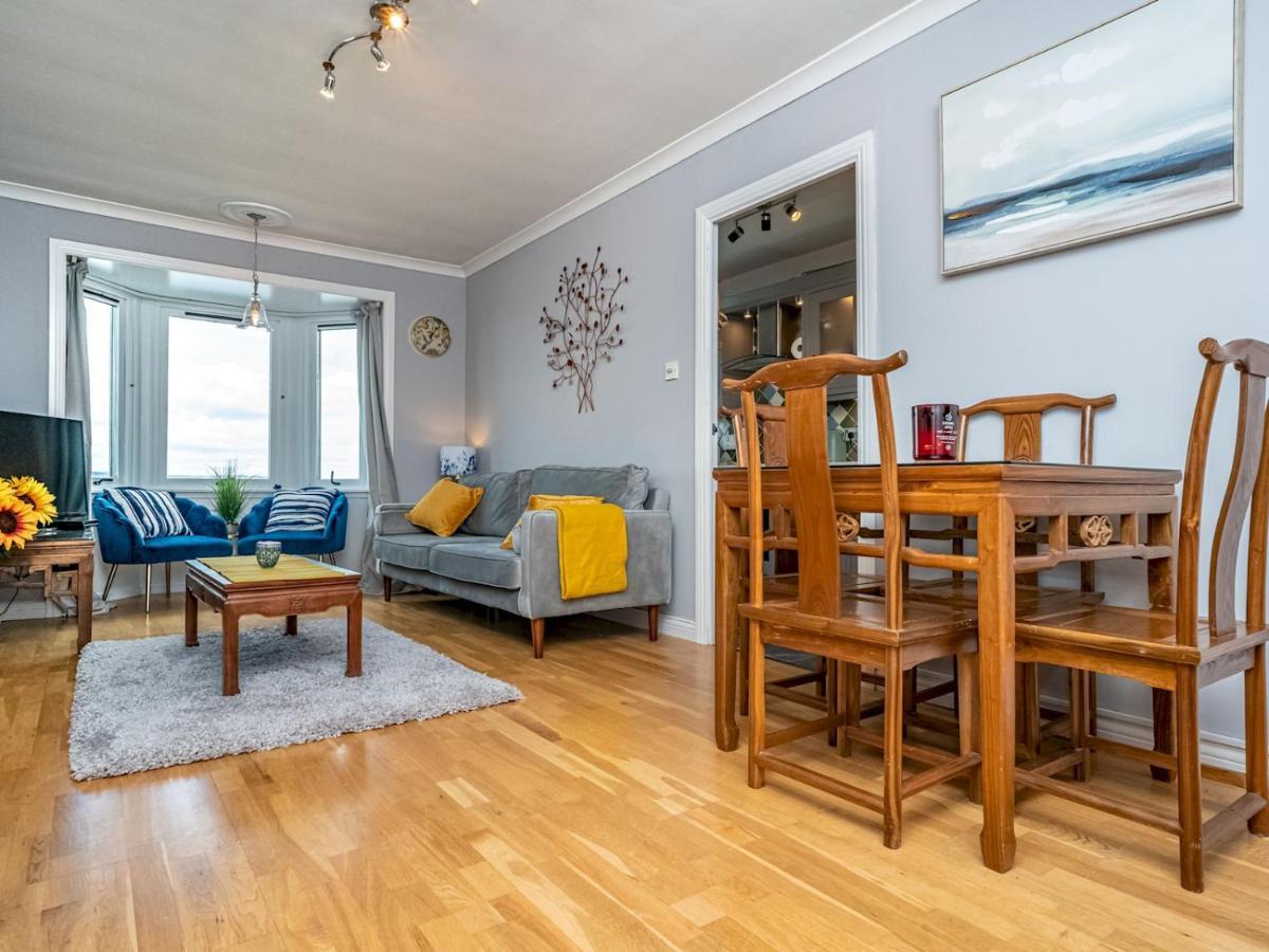 에든버러 Pass The Keys Stunning Flat With Sea View And Parking 아파트 외부 사진